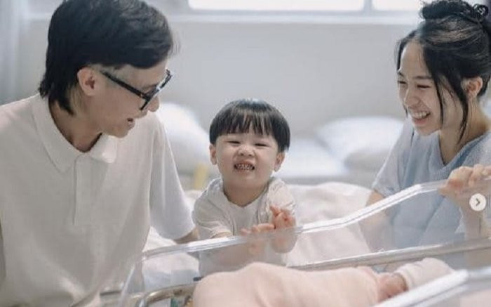 Tiệc đầy tháng cháu ngoại Minh Nhựa khiến dân tình lác mắt: 'Đúng là sinh ra đã ngậm thìa vàng đây mà!' Ảnh 2