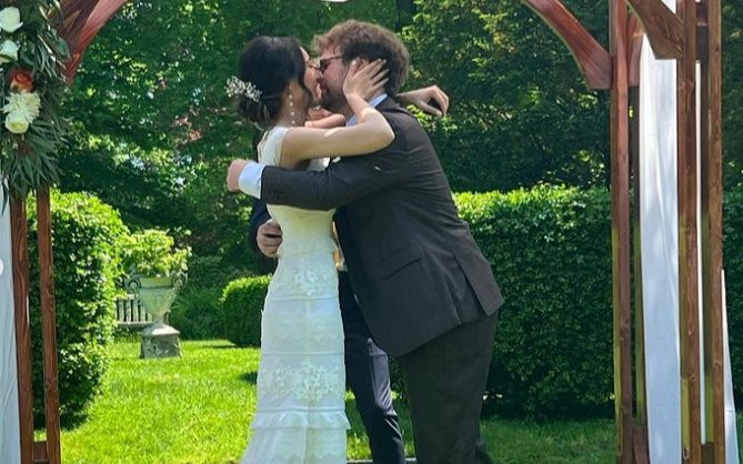 Lễ cưới con gái diva Mỹ Linh ở Mỹ: Không gian sân vườn đơn giản, visual cô dâu lai Tây xinh hết nấc Ảnh 2