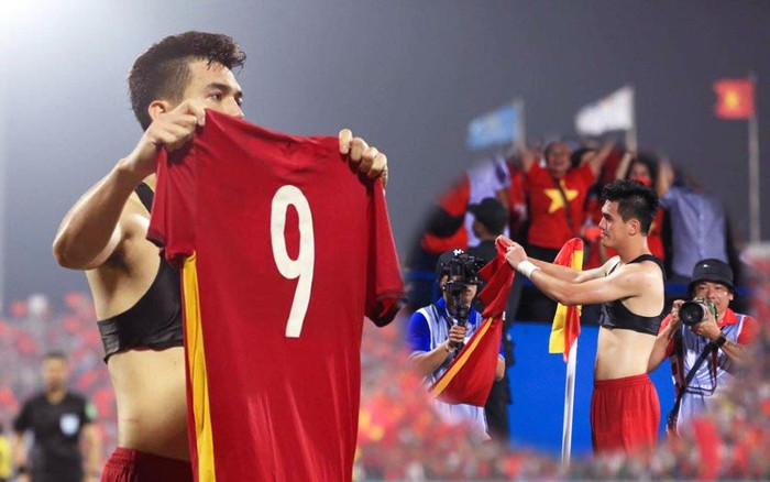 Sự thật về chiếc 'áo ngực' Tiến Linh mặc trong trận U23 Việt Nam gặp U23 Malaysia Ảnh 2