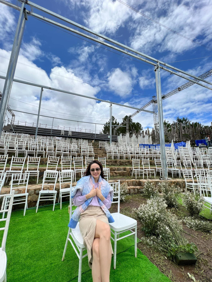 Minh Hằng và chồng sắp cưới đang gấp rút chuẩn bị những kế hoạch cho ngày trọng đại sắp diễn ra vào tháng 6 tới.&nbsp;