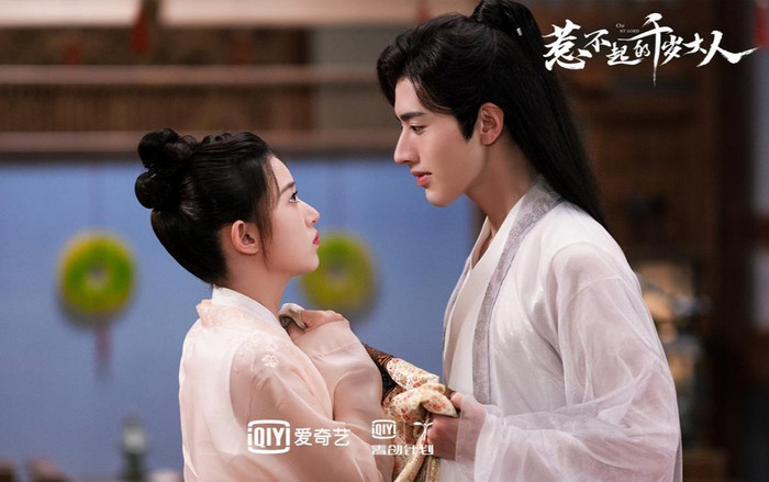 Một nam diễn viên bị 'ném đá tơi tả' vì tự ý làm điều này với bạn diễn nữ Ảnh 2