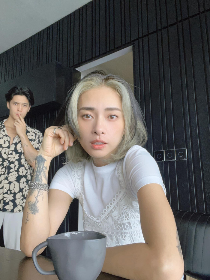 Một số người dự đoán vì cô nàng đã tự chỉnh sửa anh hơi 'quá trớn' dẫn đến khuôn mặt trở nên thiếu tự nhiên