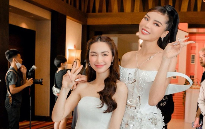 Những màn 'thách thức' chiều cao của Hòa Minzy với dàn người đẹp khiến dân tình 'cười bò' Ảnh 2