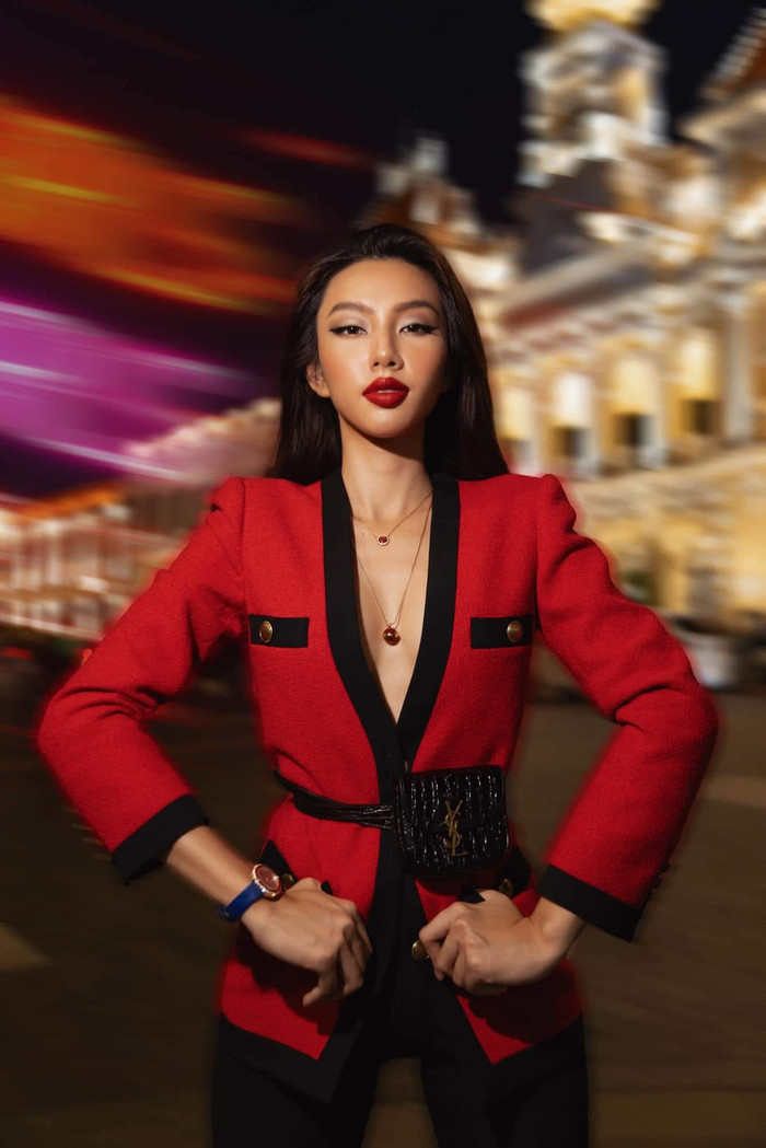 Hết làm thôn nữ miền Tây, Hoa hậu quốc tế Thùy Tiên quay về với layout hở bạo Ảnh 4