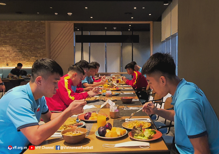 U23 Việt Nam đã đặt chân đến Dubai sẵn sàng cuộc tập huấn chuẩn bị cho VCK U23 Châu Á Ảnh 5