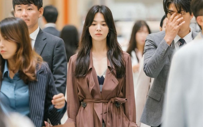 Ảnh chụp lén Song Hye Kyo: Nhan sắc có xứng danh ngọc nữ? Ảnh 4