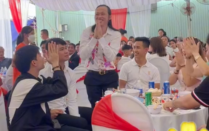 Xôn xao clip Hoài Linh xuất hiện tại một đám cưới, phản ứng người xung quanh gây bất ngờ Ảnh 2
