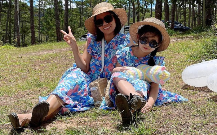 Con gái Mai Phương được bảo mẫu đưa đi du lịch sau thi học kỳ, tiếp nối sứ mệnh chăm sóc thiên thần nhỏ Ảnh 2