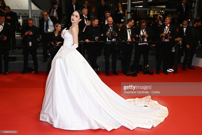 Góc fancam chứng minh Hương Giang không hề 'ố dề' như lời đồn tại thảm đỏ Cannes 2022 Ảnh 3