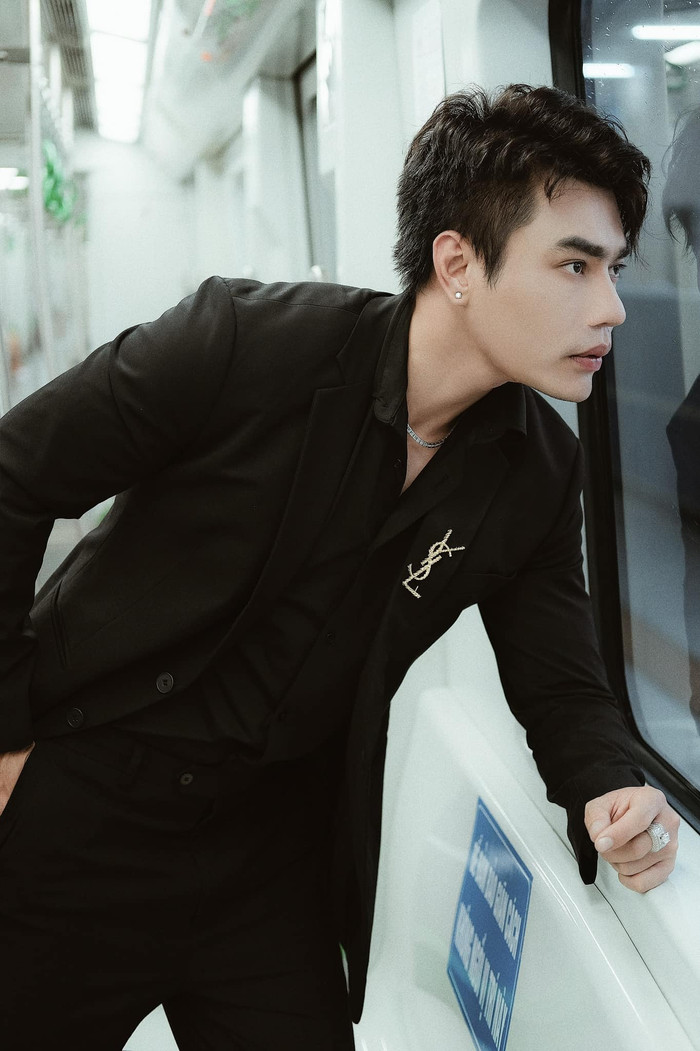 Ngoại hình của danh hài Việt dạo này: Trấn Thành 'lột xác', Mạc Văn Khoa có vợ trông khác hẳn Ảnh 7