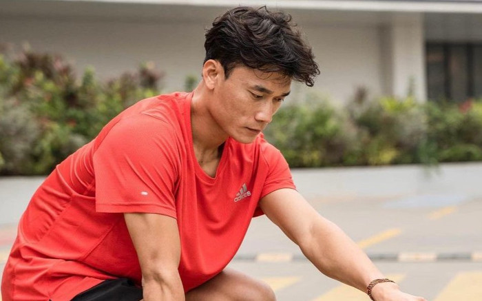 Tuổi thơ cơ cực của thủ môn Bùi Tiến Dũng: Xách vữa phụ hồ, từng suýt bỏ lỡ với sân cỏ Ảnh 2