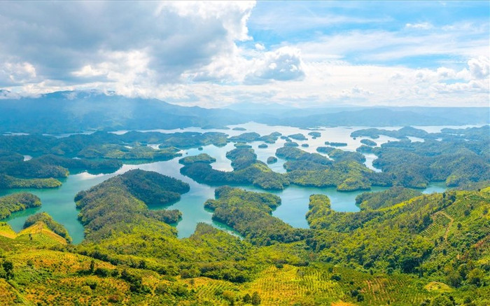 Chiêm ngưỡng vẻ đẹp hũng vĩ, thơ mộng của 'vịnh Hạ Long trên cao nguyên' Ảnh 2