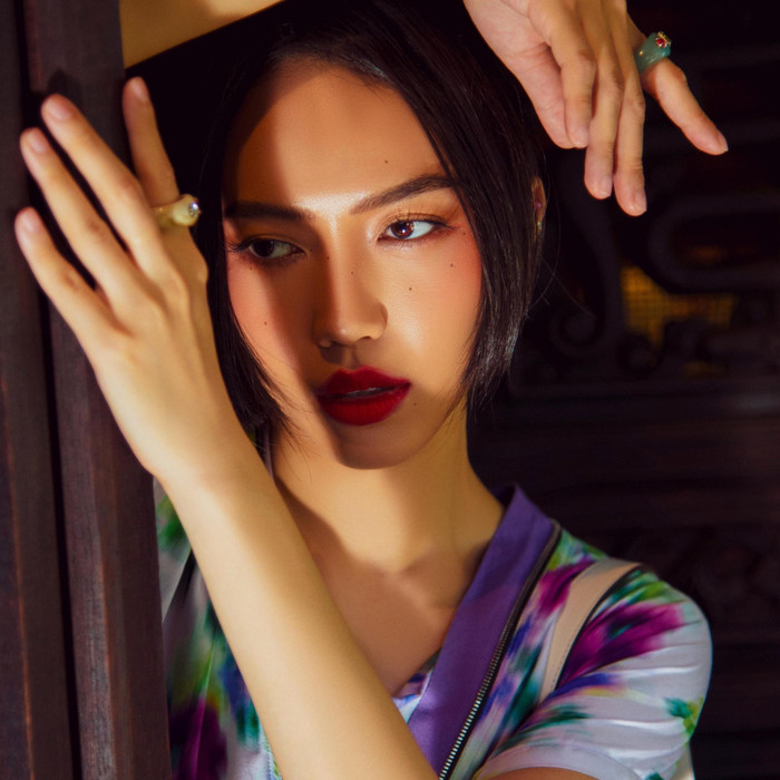 Bạn gái Anh Tú nhận về không ít 'cơn mưa' lời khen từ khán giả.