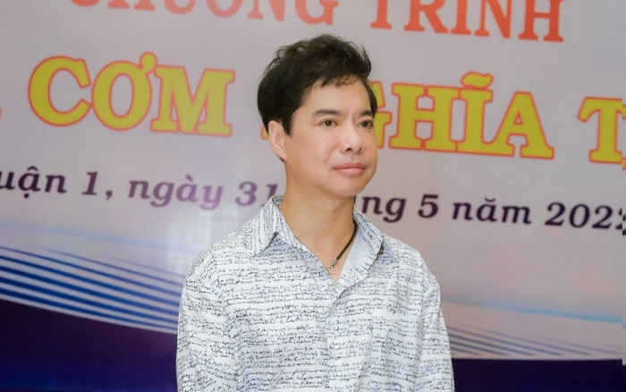 Nghĩa tình như danh ca Ngọc Sơn: Xúc động mang niềm vui cho trẻ khuyết tật và cụ già neo đơn dịp 1/6 Ảnh 2