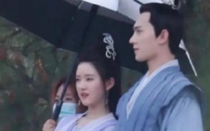 Dương Dương khoe vẻ ngoài bảnh bao tại hậu trường Thả Thí Thiên Hạ.