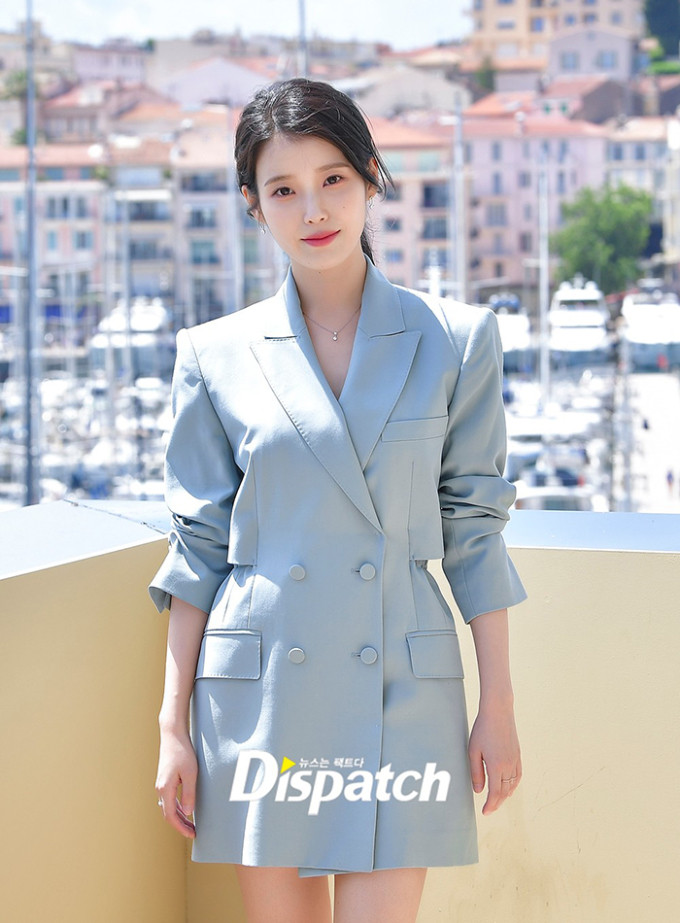 IU lưu dấu ấn với vẻ nhẹ nhàng, ngọt ngào ở Cannes.