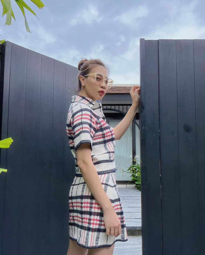 Phong cách thanh lịch nhưng vẫn toát lên sự sang chảnh của 'nàng dâu hào môn'.