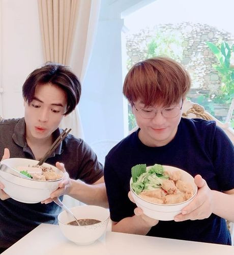 Loạt khoảnh khắc 'tình tứ' của Đại Nghĩa và Võ Tấn Phát trước khi vướng nghi vấn 'tan vỡ' Ảnh 5