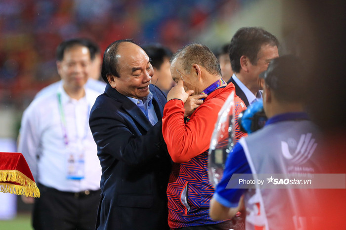 HLV Park Hang Seo luôn hết mình với công việc, mỗi ngày phấn đấu để hướng đến thành công.