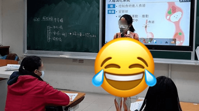 Cô giáo đã diện một bộ đồ 'đặc biệt' để đứng lớp giảng dạy. (Sohu)