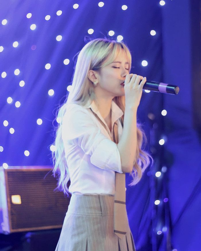 Sau Hòa Minzy, đến lượt Thiều Bảo Trâm đội mưa biểu diễn cực sung tặng sinh viên Ảnh 6