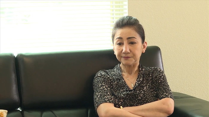 Nữ nghệ sĩ trải qua cuộc sống khó khăn nơi 'đất khách quê người'.