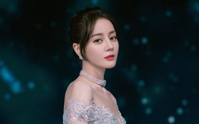 Địch Lệ Nhiệt Ba thừa nhận có con với 'người ta' từ 8 năm trước, đối phương là ai? Ảnh 2