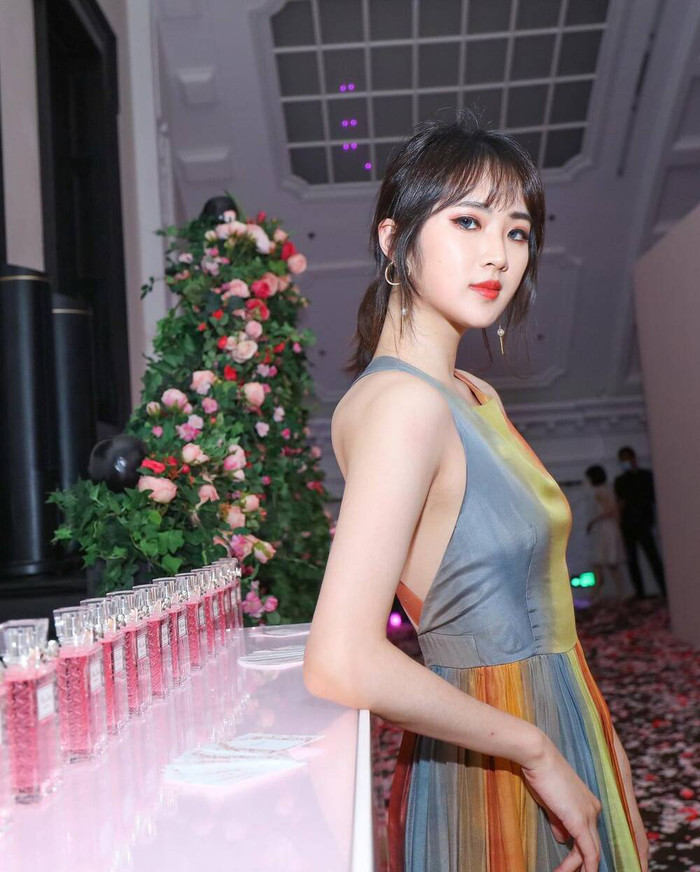 Công chúa Huawei gây tranh cãi khi thắng giải Cành cọ vàng ở Cannes 2022: Thực lực hay nhờ gia thế khủng? Ảnh 6