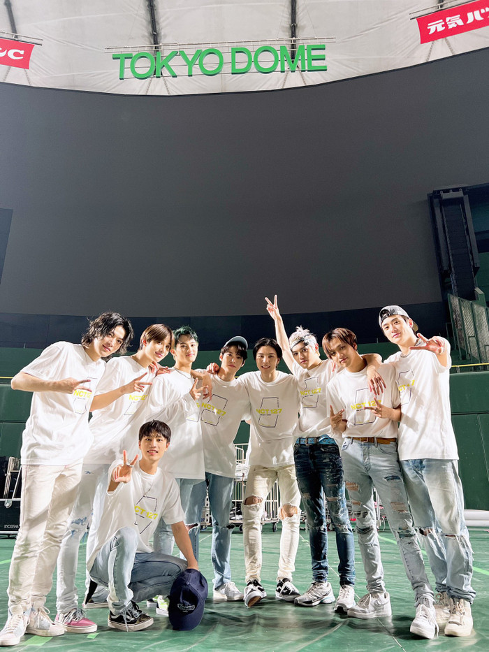 Thành viên ban nhạc Rock huyền thoại của Nhật Bản hết lời khen ngợi concert của NCT 127 Ảnh 6