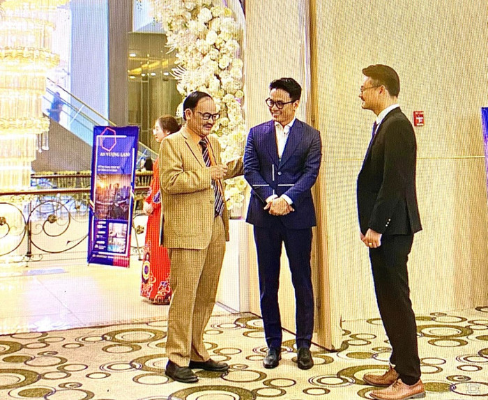 Thương Ngày Nắng Về 2: Đức (Hồng Đăng) 'lên hương' sau khi ly hôn, bảnh bao như tài tử Ảnh 4