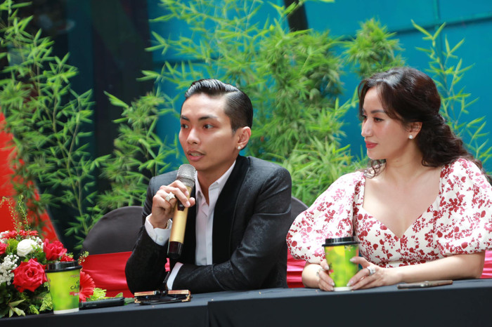  Anh chia sẻ:'Thật ra thì tôi cũng lên kế hoạch cho đám cưới của tôi và Khánh Thi. Có thể nói đây là kế hoạch lớn nhất của tôi sau SEA Games. Do cuối năm tôi còn vướng một giải thể thao nên phải đợi chốt lịch thi đấu thì mới có thể công bố chính xác thời gian, địa điểm được'.