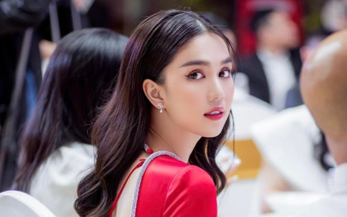 Ngọc Trinh thưởng 300 triệu đồng cho ĐT bóng đá nữ Việt Nam Ảnh 2