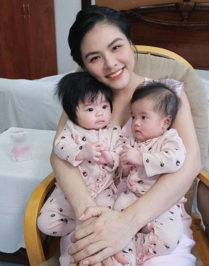 Hai nhóc tỳ đáng yêu nhà Vân Trang