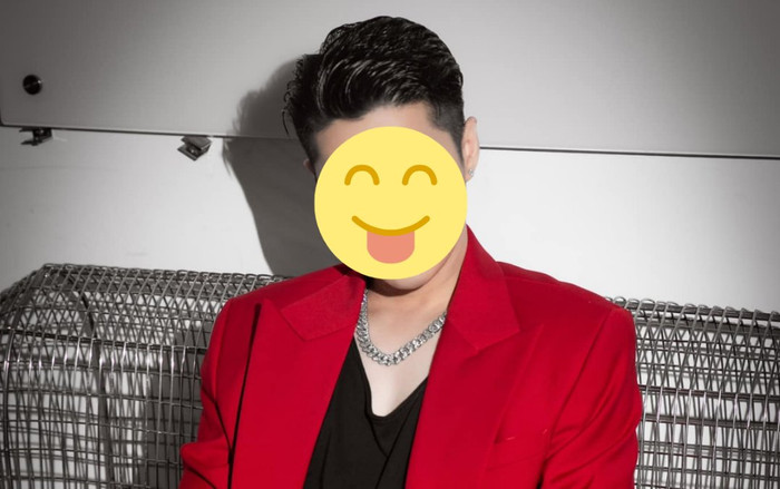 Một nam ca sĩ Vbiz bất chấp 'vượt rào' nguy hiểm để hát cho người hâm mộ nghe Ảnh 2