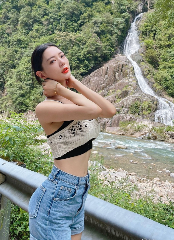 'Bom sex' 37 tuổi xứ Hàn Clara nổi danh với mặt học sinh thân hình phụ huynh Ảnh 10