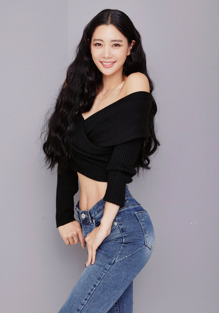 'Bom sex' 37 tuổi xứ Hàn Clara nổi danh với mặt học sinh thân hình phụ huynh Ảnh 4