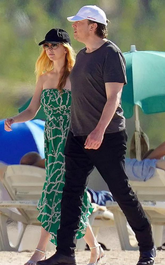 Natasha Bassett và Elon Musk được nhận xét là rất đẹp đôi.