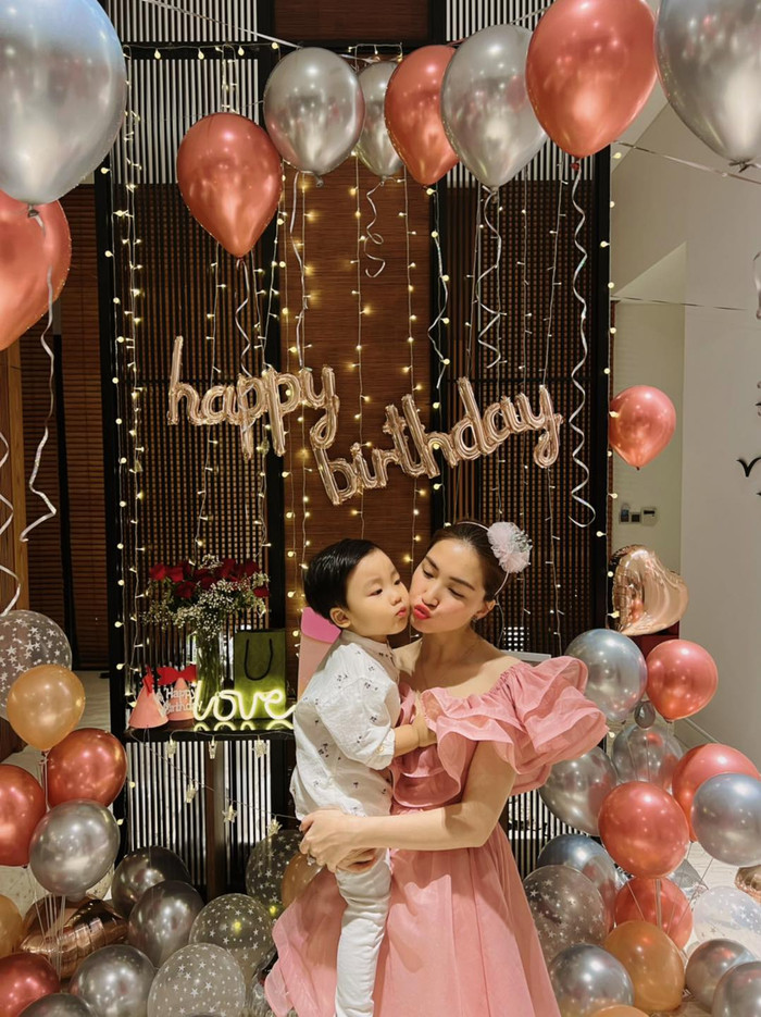 Bé Bo là động lực lớn nhất của Hòa Minzy để cô cố gắng mỗi ngày.