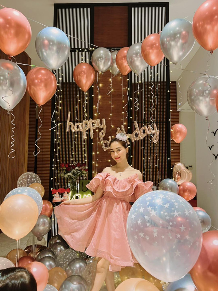 Nhan sắc nữ ca sĩ ngày càng thăng hạng.