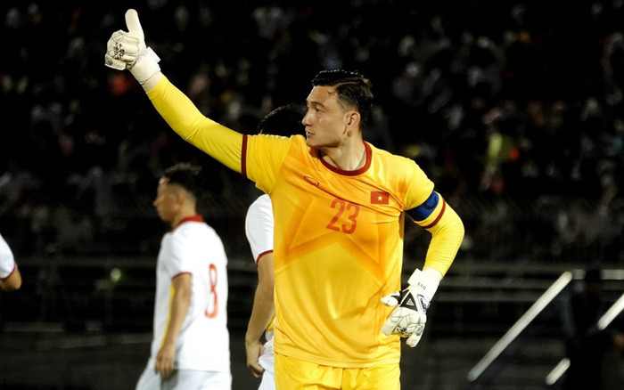 Đặng Văn Lâm và màn trình diễn đẳng cấp: Động lực từ tấm băng đội trưởng! Ảnh 2