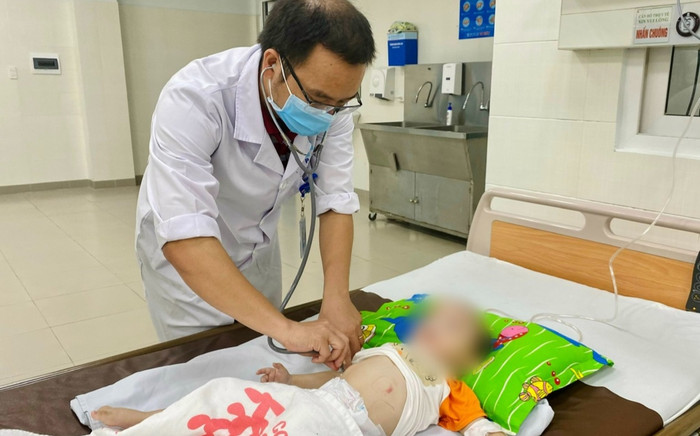 Có thói quen này trước khi ngủ, bé 9 tháng tuổi sặc sữa, ngưng thở phải nhập viện nguy kịch Ảnh 2