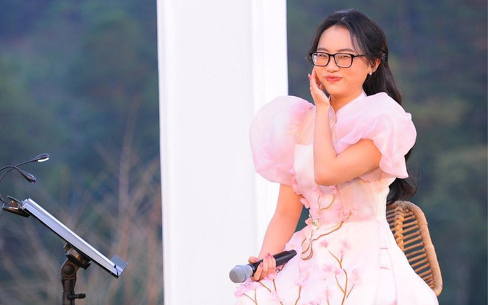Phương Mỹ Chi lên tiếng khi bị nói bỏ bê ca hát Ảnh 2