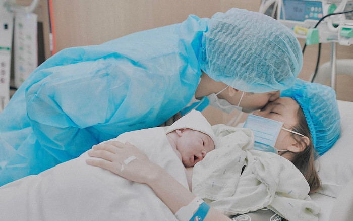 Trương Hoàng Mai Anh rạng rỡ khoe dung mạo con trai đầu lòng Ảnh 2