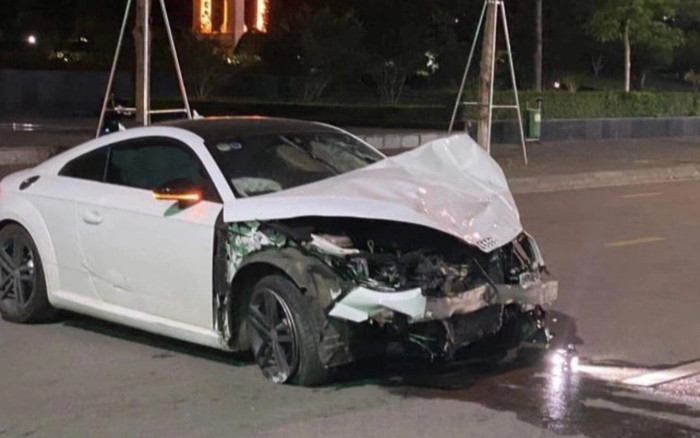 Va chạm với xe Audi, 3 người trong một gia đình tử vong Ảnh 2