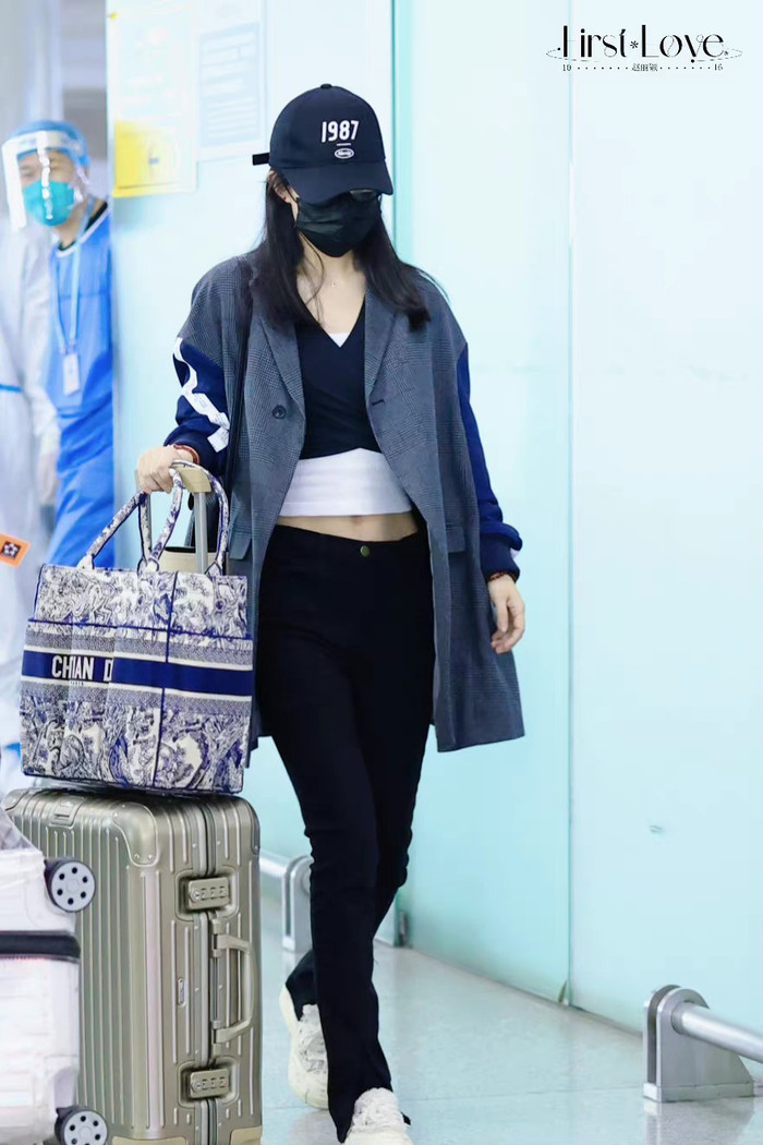 Hậu ly hôn, Triệu Lệ Dĩnh thay đổi phong cách liên tục: Khi thì ngọt ngào, lúc lại hóa 'gái Nhật' cá tính Ảnh 11