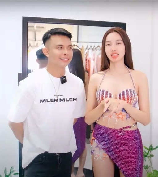 Mỹ nhân Việt để mặt mộc đi thử đồ: Tiểu Vy, Thùy Tiên đẹp hết nấc Ảnh 7