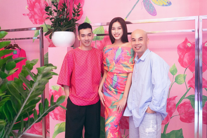 Mỹ nhân Việt để mặt mộc đi thử đồ: Tiểu Vy, Thùy Tiên đẹp hết nấc Ảnh 6