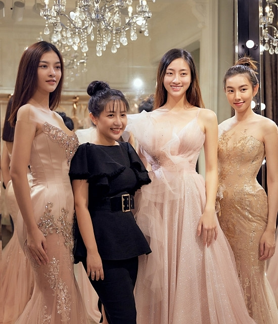 Mỹ nhân Việt để mặt mộc đi thử đồ: Tiểu Vy, Thùy Tiên đẹp hết nấc Ảnh 8