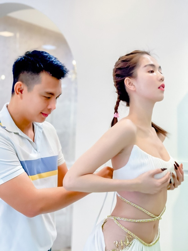 Ngọc Trinh khoe làn da không tỳ vết ngay cả khi không trang điểm.