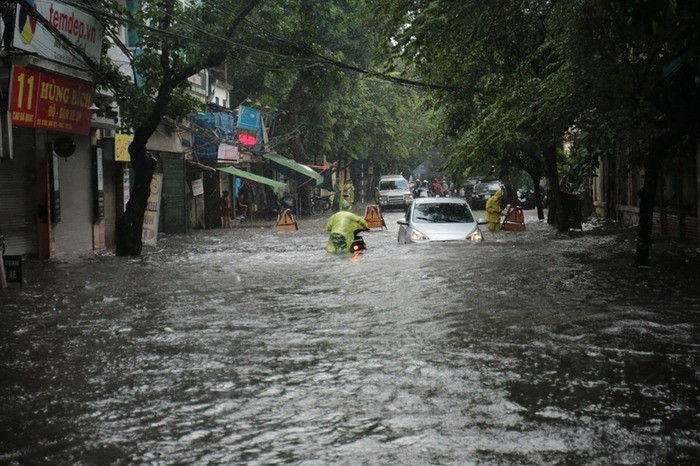 Mưa ngập nhiều tuyến phố ở Hà Nội vào ngày 29/5 vừa qua&nbsp;